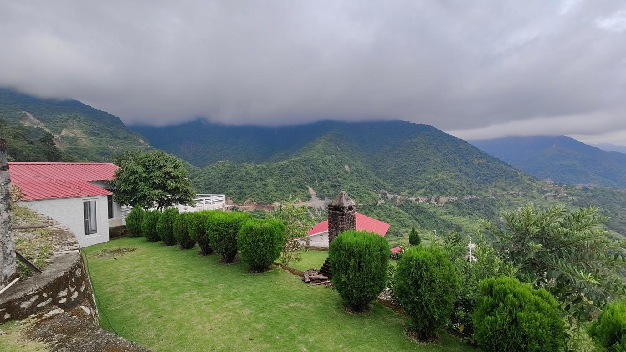 The Bohemian Casa Dehradun Hotel Ngoại thất bức ảnh