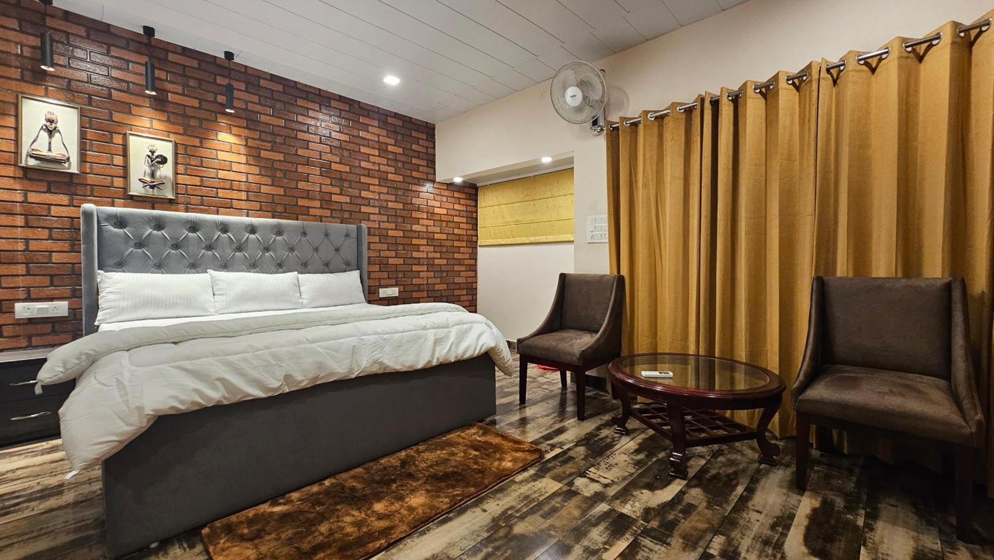 The Bohemian Casa Dehradun Hotel Phòng bức ảnh