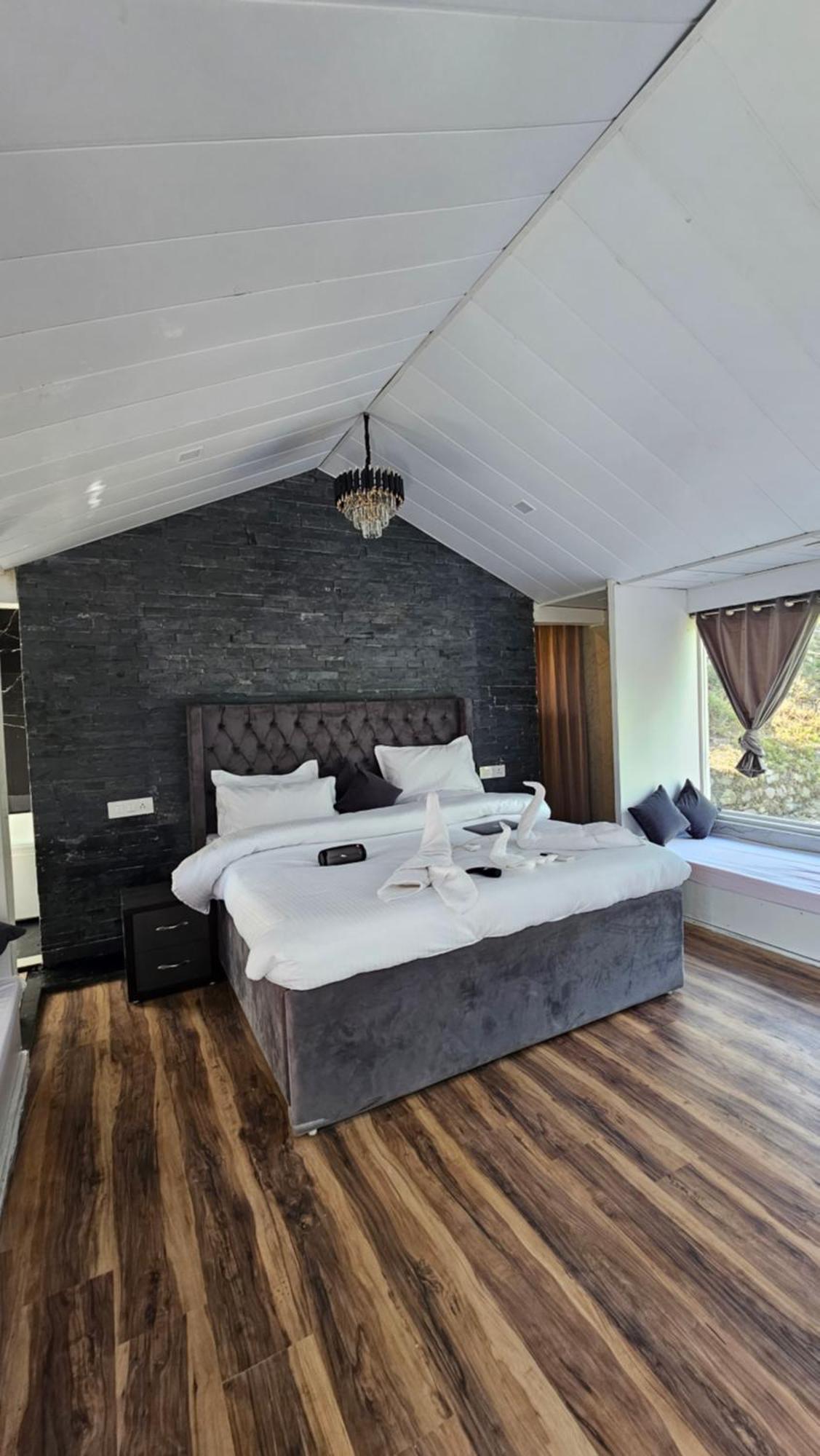 The Bohemian Casa Dehradun Hotel Phòng bức ảnh